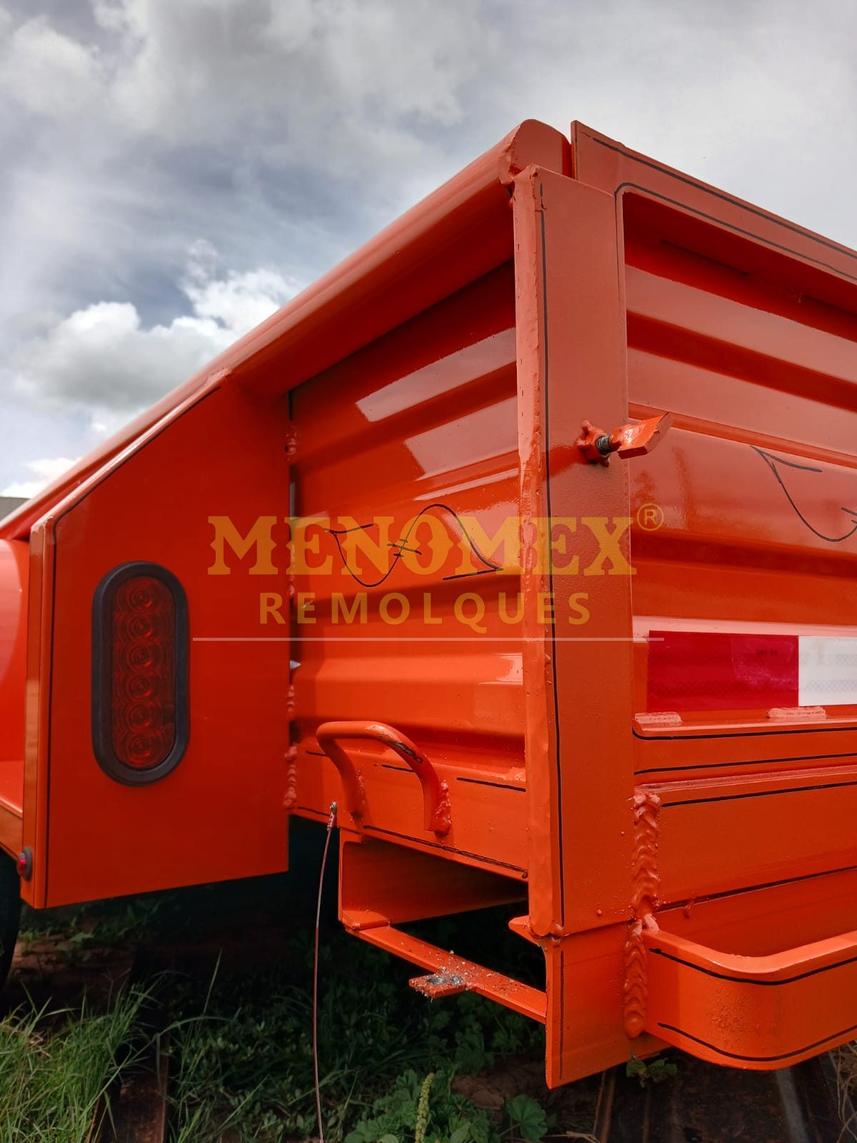 Cama Baja Cerrada 8 Birlos 7x16